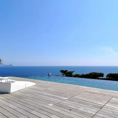 A Coastal Escape With Stunning Views ビアリッツ