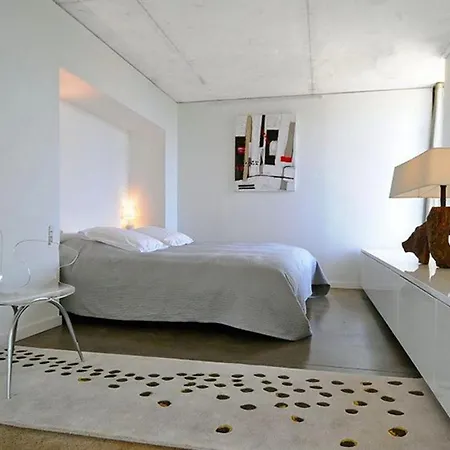 ヴィラ A Coastal Escape With Stunning Views